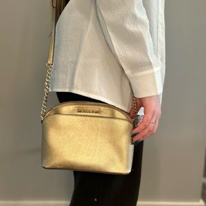 MICHAEL KORS gold shoulder bag gold chain super cute crossbody